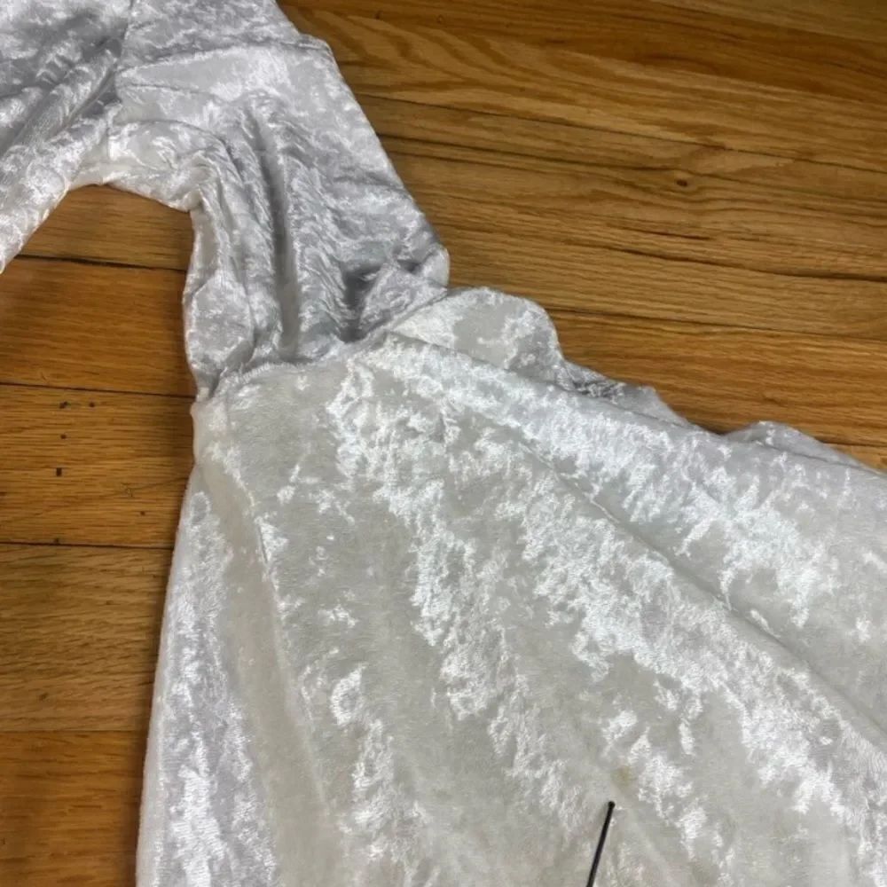 Lip Service 2001 White Velvet Satin Medieval Renaissance Fairy Bell Lace Sleeves - Picture 12 of 14